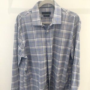Mens Tommy Hilfiger button down dress shirt